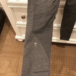 Ivivva leggings (kid’s lululemon)